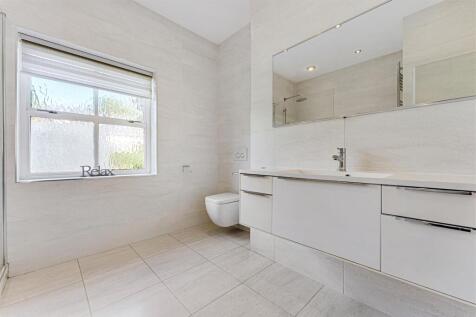 Bed 1 En Suite