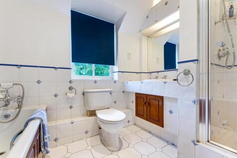 Bathroom.jpg