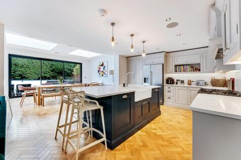 Live In Breakfast Kitchen
