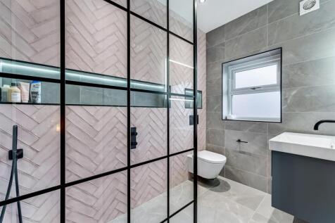 Bed 1 En Suite