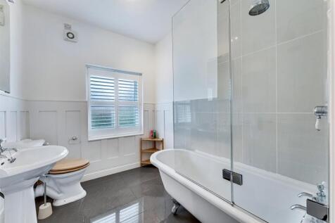 Bed 2 En Suite