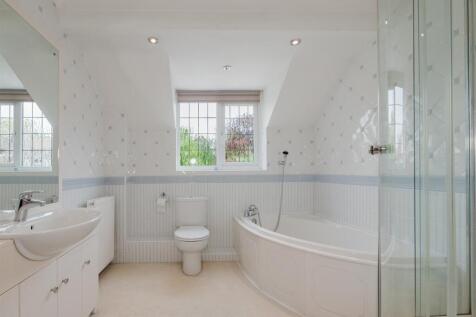 Bed 1 En Suite