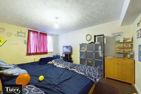 CAM03440G0-PR0196...