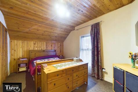 CAM02176G0-PR0483...