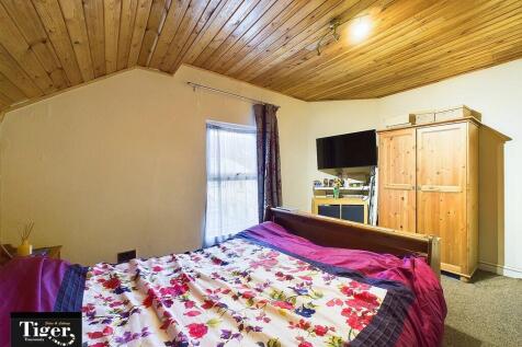 CAM02176G0-PR0483...