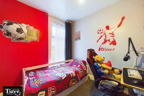 CAM02176G0-PR0483...