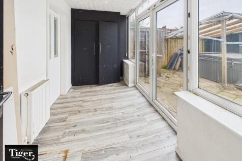 CAM02176G0-PR0730...