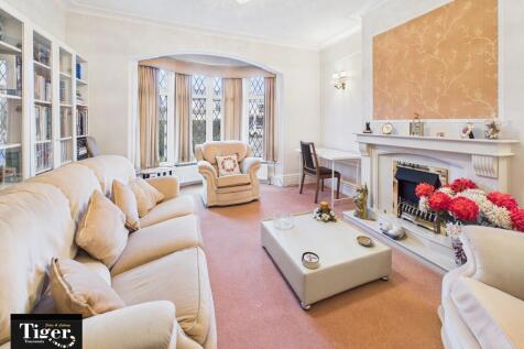 CAM02176G0-PR0745...