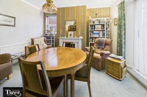 CAM02176G0-PR0745...