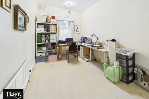 CAM02176G0-PR0745...