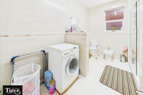 CAM02176G0-PR0745...