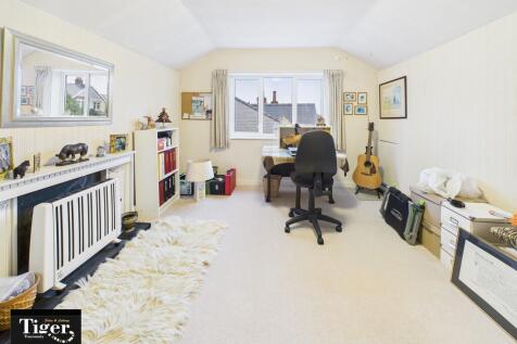 CAM02176G0-PR0745...