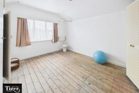 CAM02176G0-PR0745...