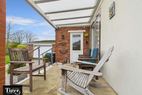 CAM02176G0-PR0745...