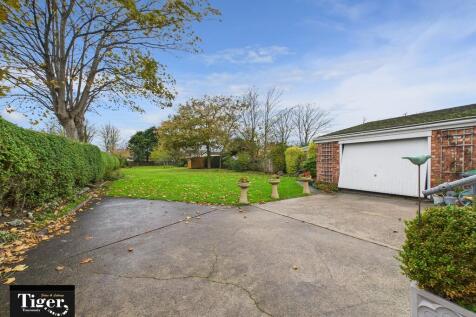 CAM02176G0-PR0745...