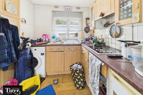 CAM02176G0-PR0736...