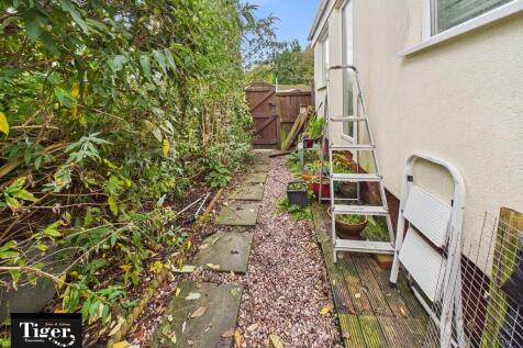 CAM02176G0-PR0736...