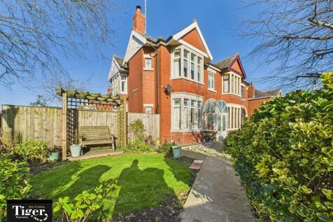 CAM02176G0-PR0757...