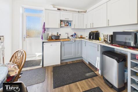 CAM02176G0-PR0757...