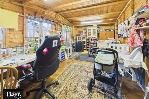 CAM02176G0-PR0757...