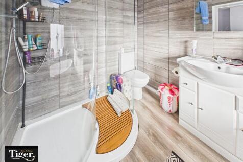 CAM02176G0-PR0757...