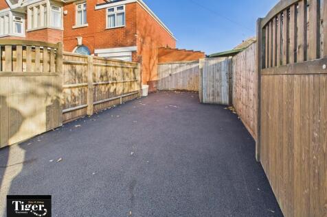 CAM02176G0-PR0757...