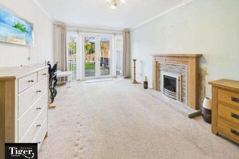 CAM02176G0-PR0762...