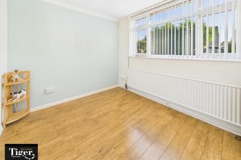 CAM02176G0-PR0762...