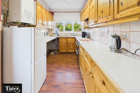 CAM02176G0-PR0762...