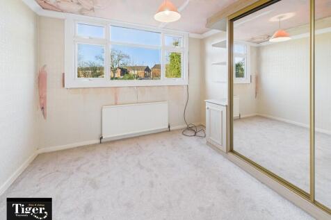 CAM02176G0-PR0762...