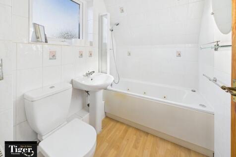 CAM02176G0-PR0762...