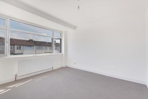 front bedroom.jpg
