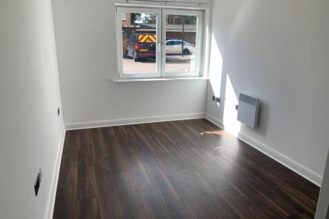 Bedroom 1.jpg