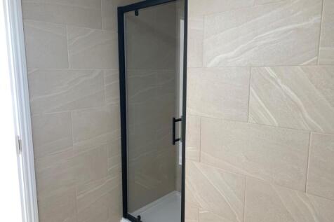 Ensuite 1.jpg