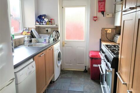 KITCHEN 1.JPG