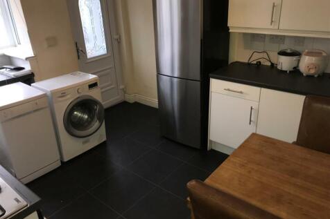 KITCHEN 2.jpg