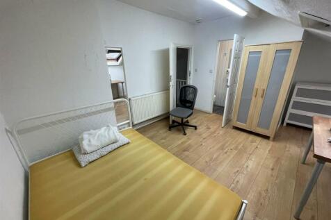 Bedroom1.jpg