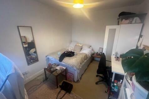 Bed 3.jpg