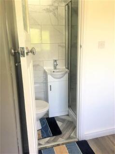 en-suite 3.jpg