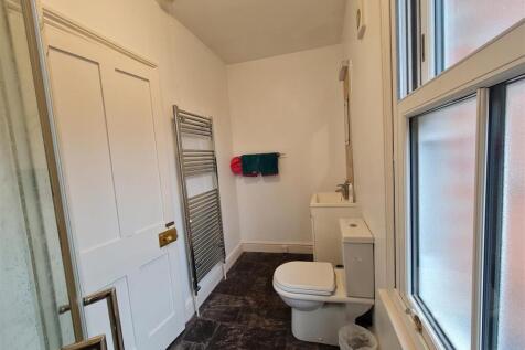 7 Albany Rd Shower Room .jpeg