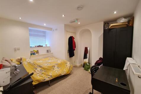 7 Albany Rd BR3.jpeg