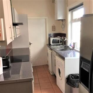 Kitchen 1.jpg