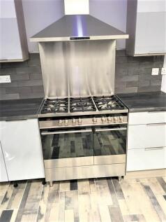 Kitchen 2.jpg