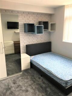 bedroom 5.jpg
