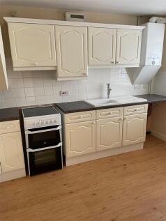 Kitchen 2.jpg