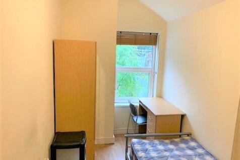 bedroom 4.jpg
