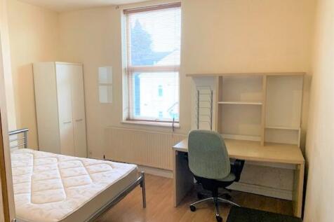 bedroom 22.jpg