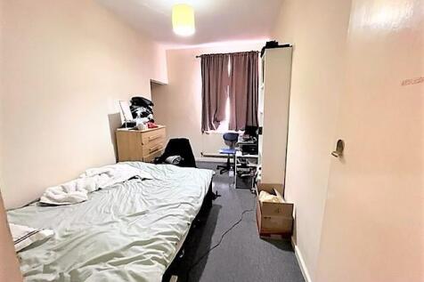 Bedroom 1.jpg