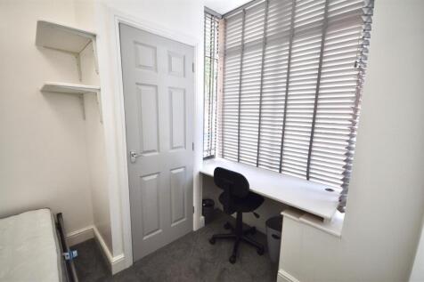 Bedroom 1. Picture 3.jpeg