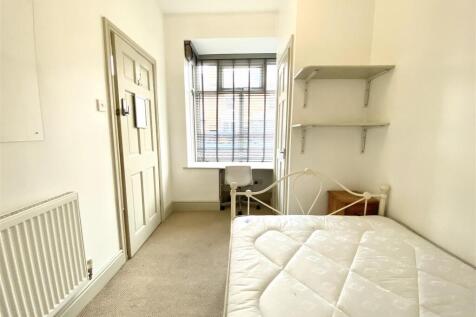 Bedroom 1. Picture 2 - Copy (2).jpeg